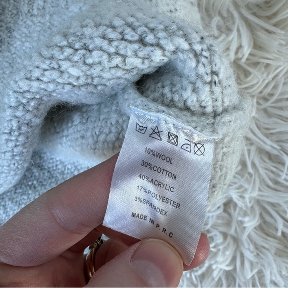 Brandy Melville Wool Blend Cassia Turtleneck Sweater - Picture 7 of 9